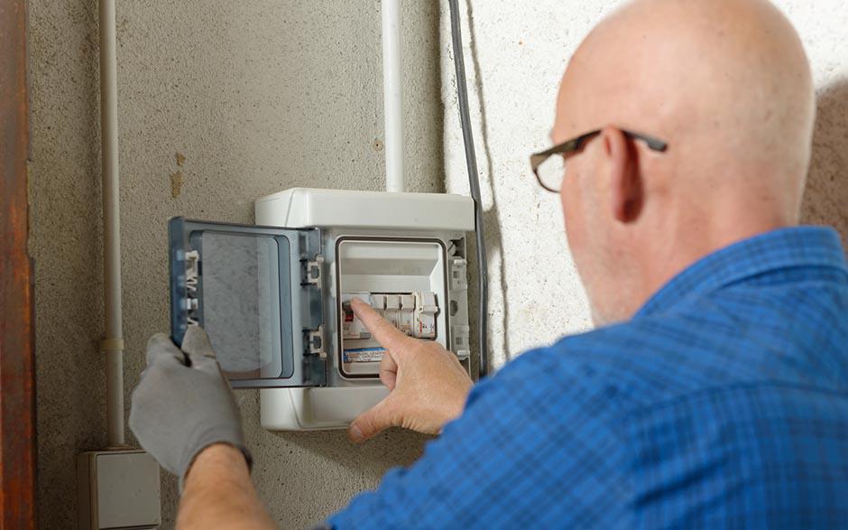 je recherche un électricien Mormant